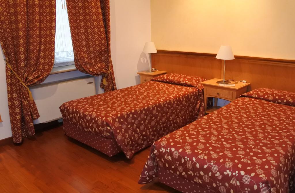 Gorizia Inn Bagian luar foto